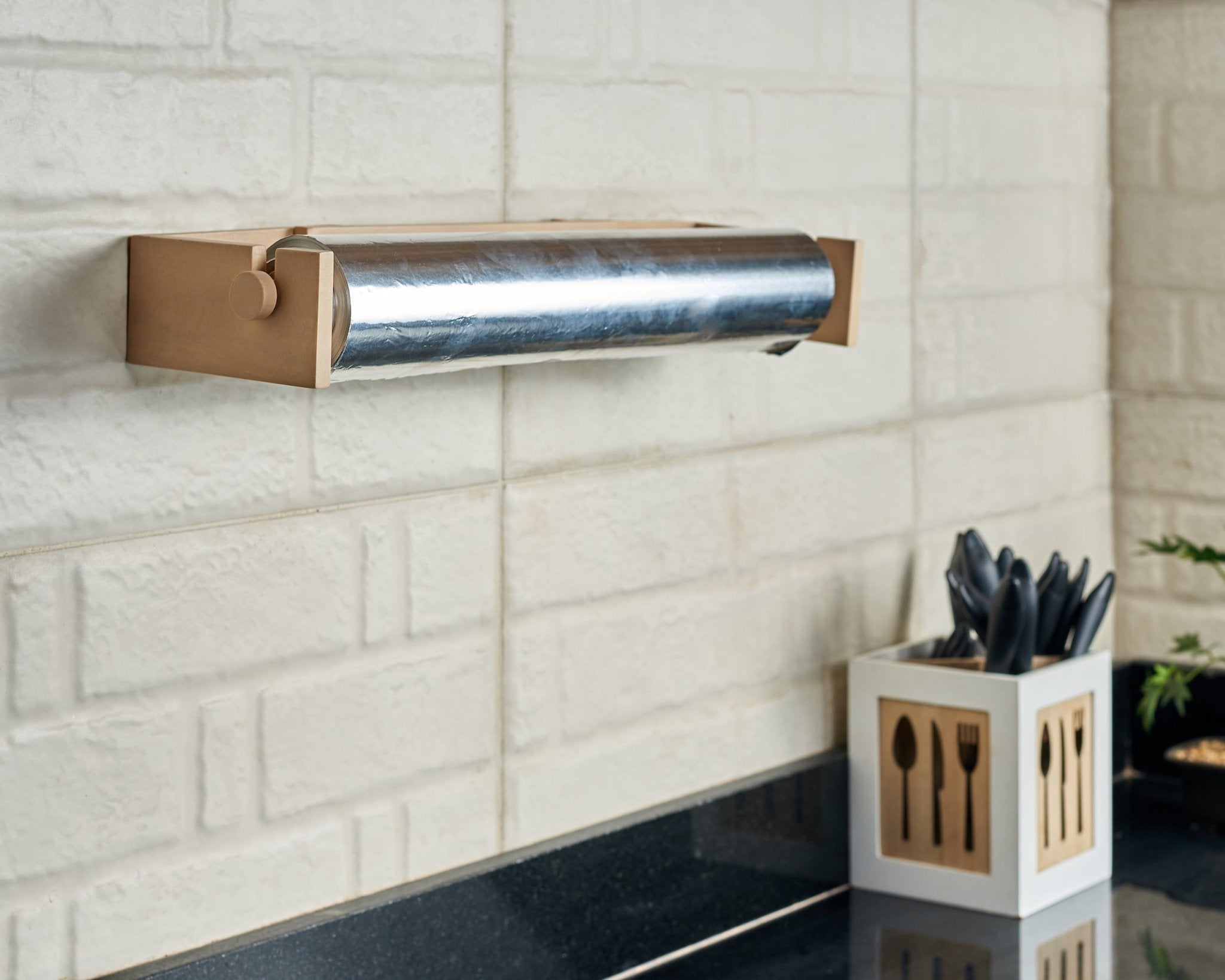 Kitchen aluminium shop foil holder