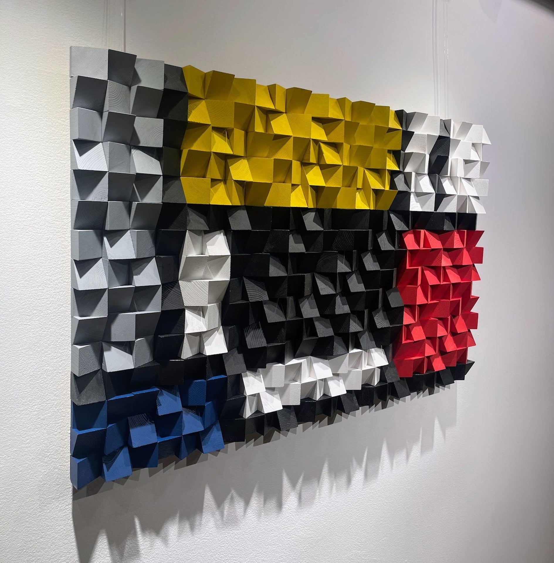 فن حائط خشبي حديث