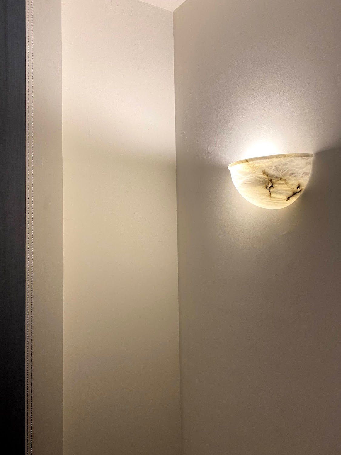 Alabaster Lamp With Circular Shape