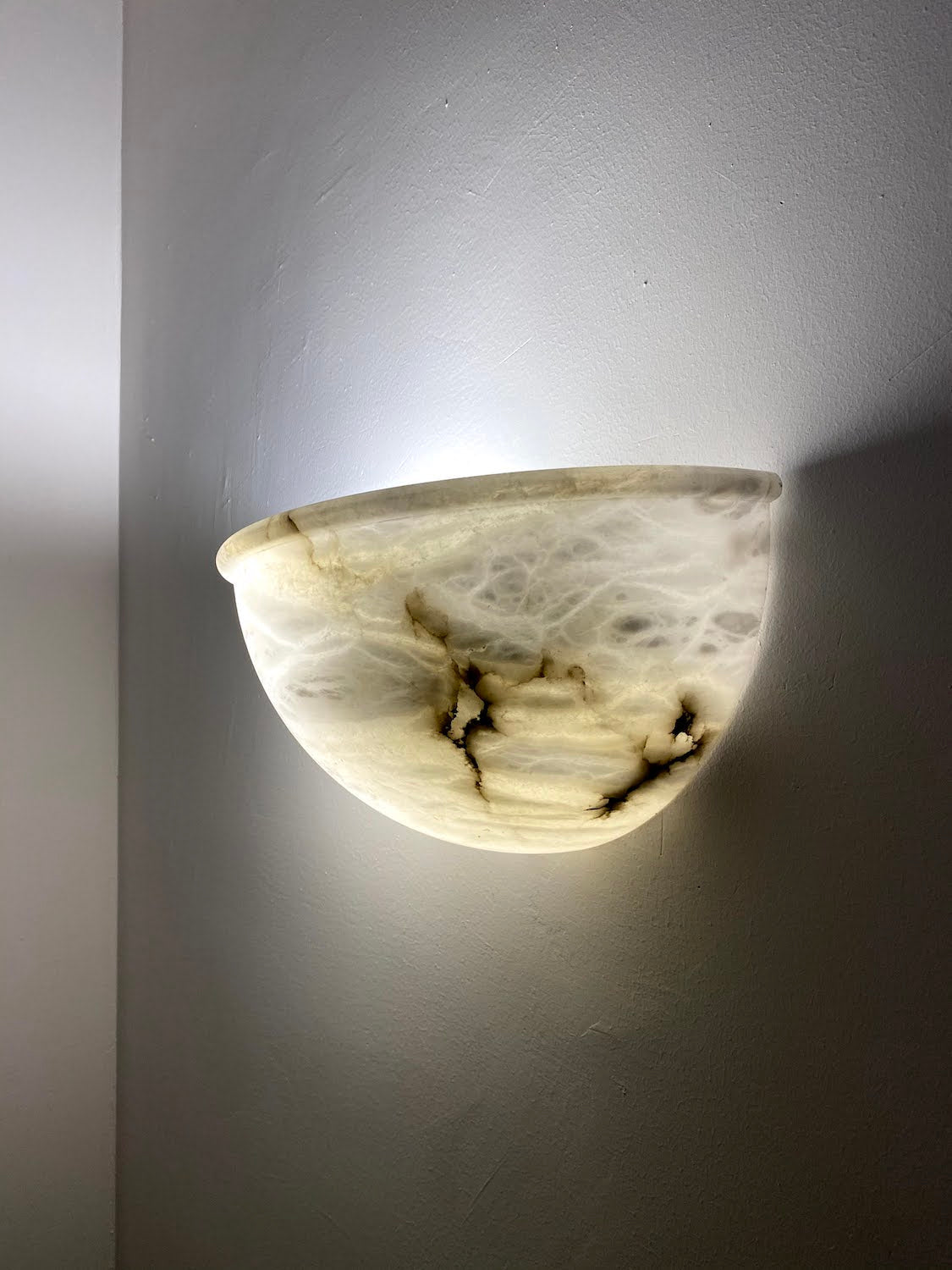 Alabaster Lamp With Circular Shape